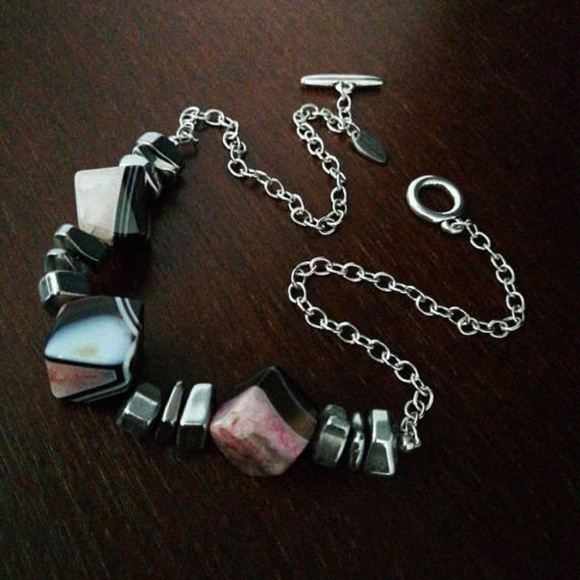 Handmade: Agate & hematite gemstone necklace - Picture 5 of 6